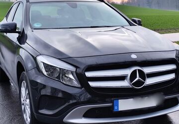 Mercedes-Benz GLA 200 90.000 km 17.900 &euro; Bochum 44795