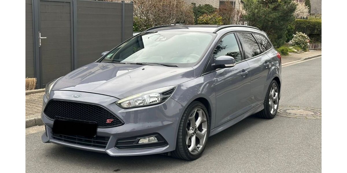 Ford Focus 97.000 km 15.950 &euro; Bochum-Wattenscheid 44866