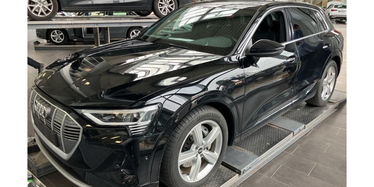 Audi e-tron 52.415 km 33.935 &euro; Hagen 58091