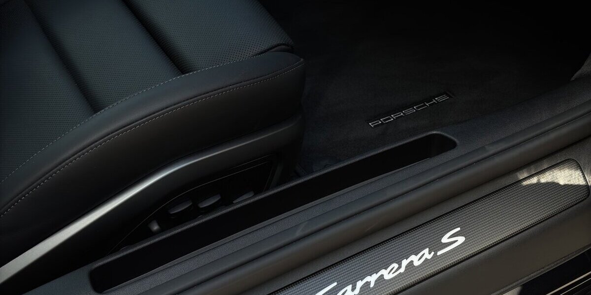 Porsche 911 Carrera S Matrix Bose Carbon HA-Lenk NP209t 5.890 km 172.400 &euro; Wuppertal 42327