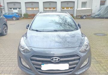 Hyundai i30 102.000 km 10.700 &euro; Recklinghausen 45663
