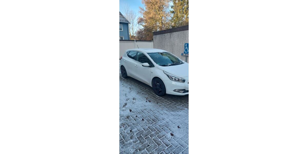 Kia ceed / Ceed 62.000 km 10.990 &euro; Witten 58452