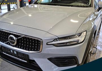 Volvo V60 Cross Country 43.713 km 37.490 &euro; Essen-Kray 45309