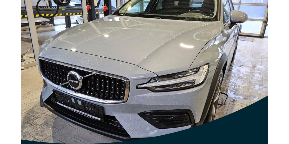 Volvo V60 Cross Country 43.713 km 37.490 &euro; Essen-Kray 45309