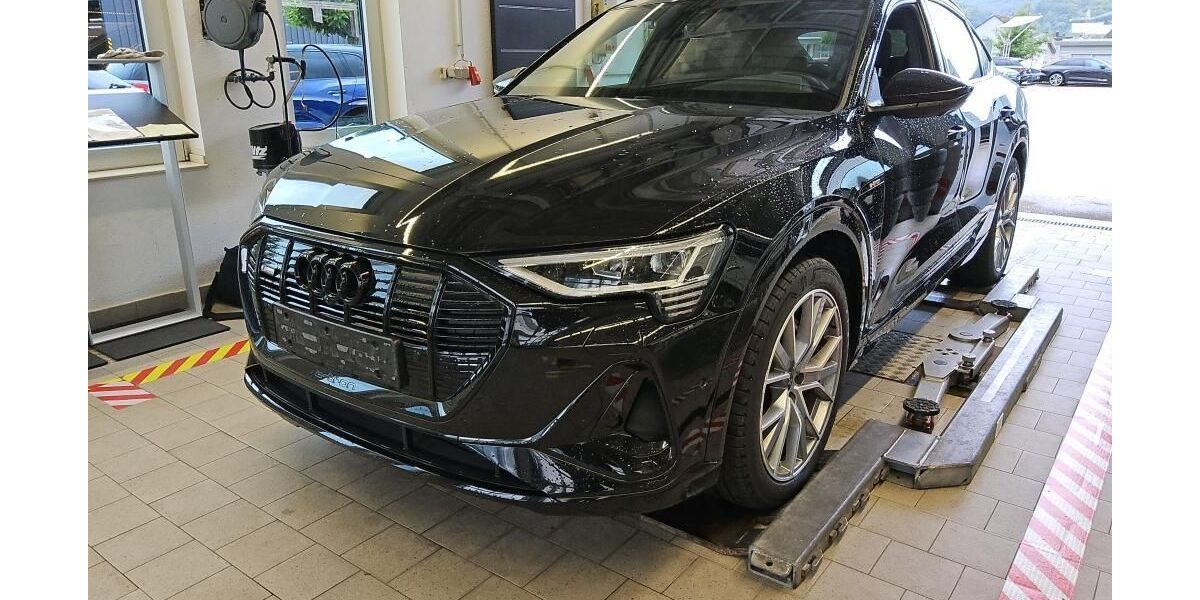 Audi e-tron 56.302 km 32.510 &euro; Hagen 58091