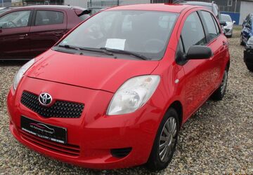 Toyota Yaris 174.856 km 2.499 &euro; Selm 59379