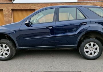 Mercedes-Benz ML 320 351.000 km 9.987 &euro; Gelsenkirchen 45881