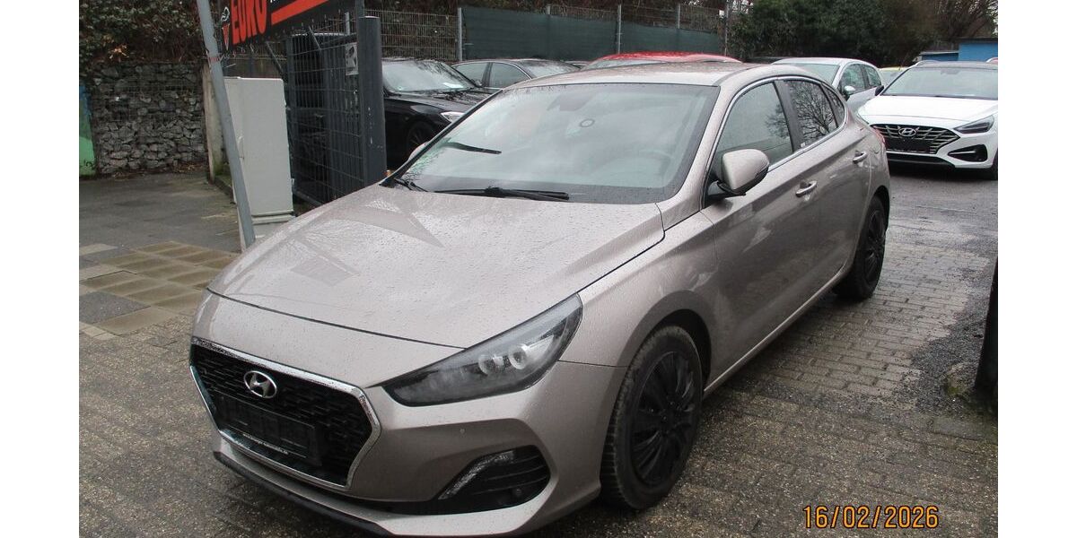 Hyundai i30 80.000 km 13.250 &euro; Oberhausen 46149