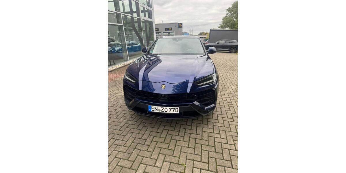 Lamborghini Urus 48.495 km 185.000 &euro; Dortmund 44379