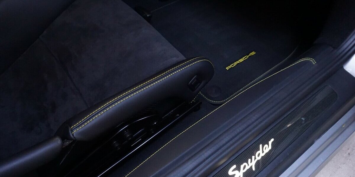 Porsche Boxster Spyder PCCB 918 PDLS+ Approved Bose 7.890 km 118.900 &euro; Wuppertal 42327