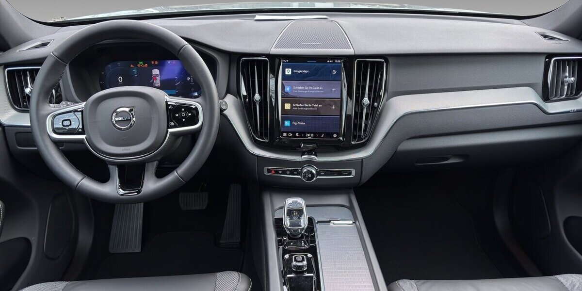 Volvo XC60 Plus Dark AWD Pano H&K ACC 360° Leder 7.905 km 35.600 &euro; Wuppertal 42327