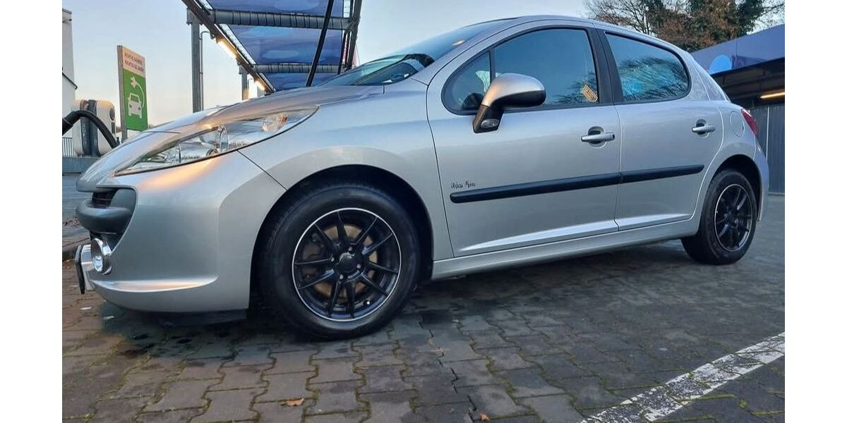 Peugeot 207 140.000 km 3.950 &euro; Marl 45770