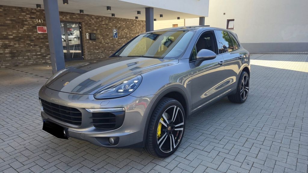 Porsche Cayenne 137.876 km 33.500 &euro; Dortmund 44145