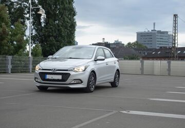 Hyundai i20 100.000 km 7.750 &euro; Bochum 44803