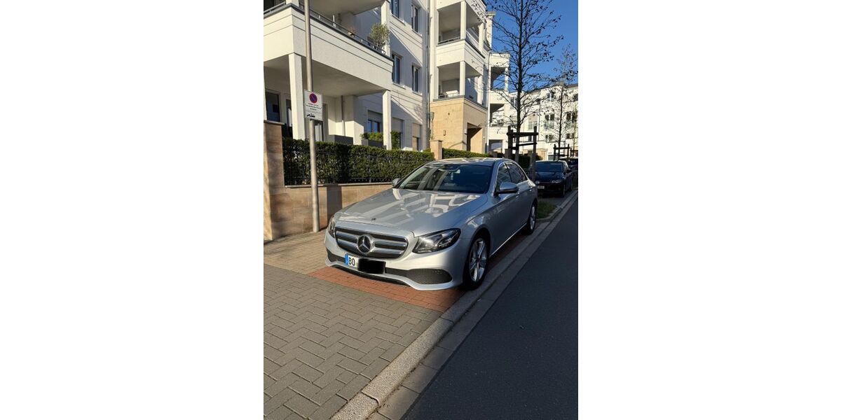 Mercedes-Benz E 220 174.000 km 19.900 &euro; Bochum 44807