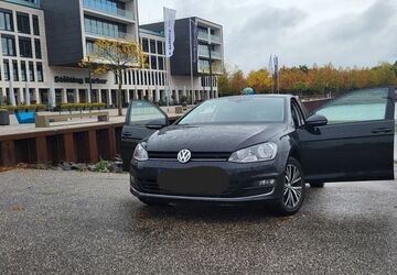 VW Golf 176.000 km 8.800 &euro; Essen 45327