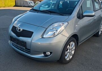 Toyota Yaris 77.000 km 3.999 &euro; Schwerte 58239