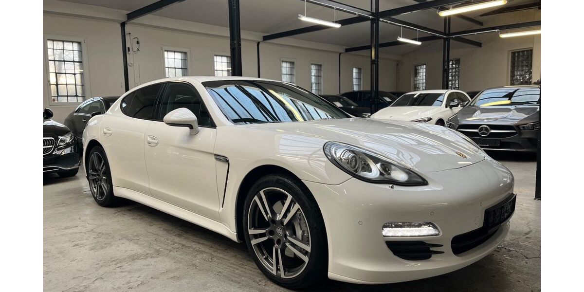 Porsche Panamera 104.000 km 26.870 &euro; Velbert 42551