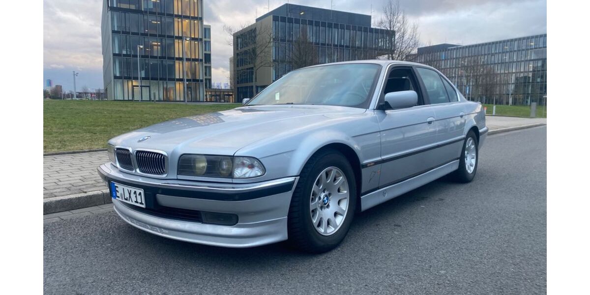 BMW 728 286.000 km 4.950 &euro; Essen 45357