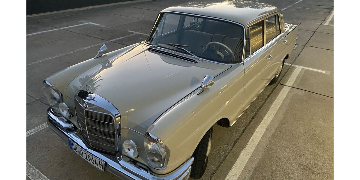Mercedes-Benz 220 69.000 km 34.900 &euro; Dortmund 44141