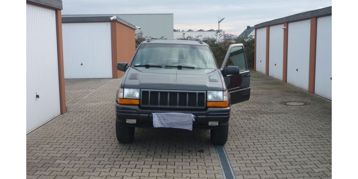 Jeep Grand Cherokee 225.619 km 7.950 &euro; Bochum 44867