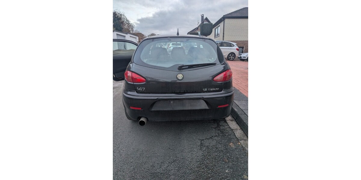 Alfa Romeo 147 145.000 km 1.700 &euro; Hagen 58095