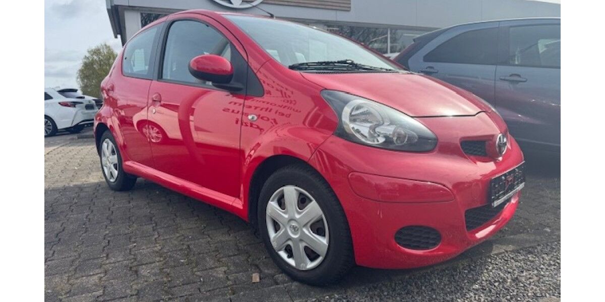 Toyota Aygo (X) 32.433 km 4.900 &euro; Gelsenkirchen 45891