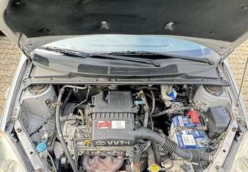 Toyota Yaris 147.000 km 3.700 &euro; bochum 44803