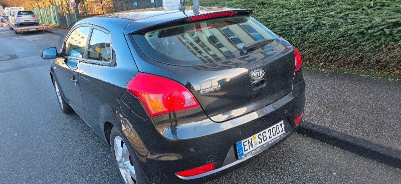 Kia ceed / Ceed 118.000 km 4.200 &euro; Schwelm 58332