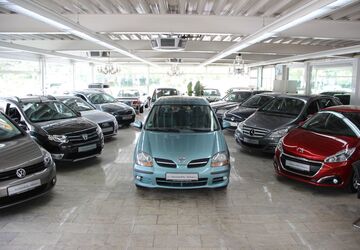 Nissan Almera 170.000 km 1.990 &euro; Essen 45356