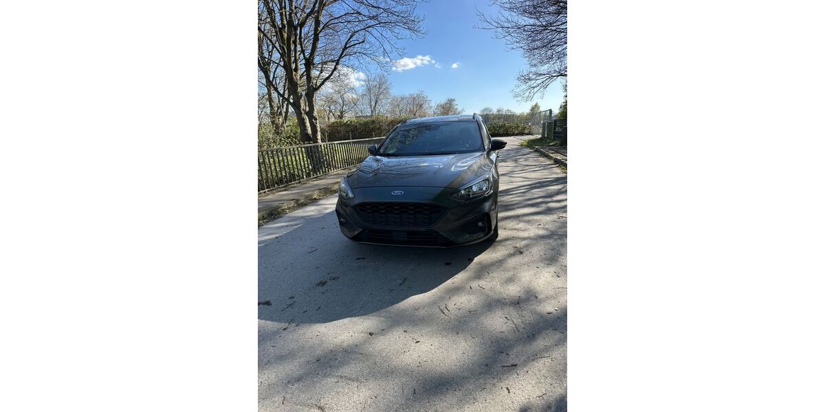 Ford Focus 89.499 km 12.999 &euro; Oberhausen 46145