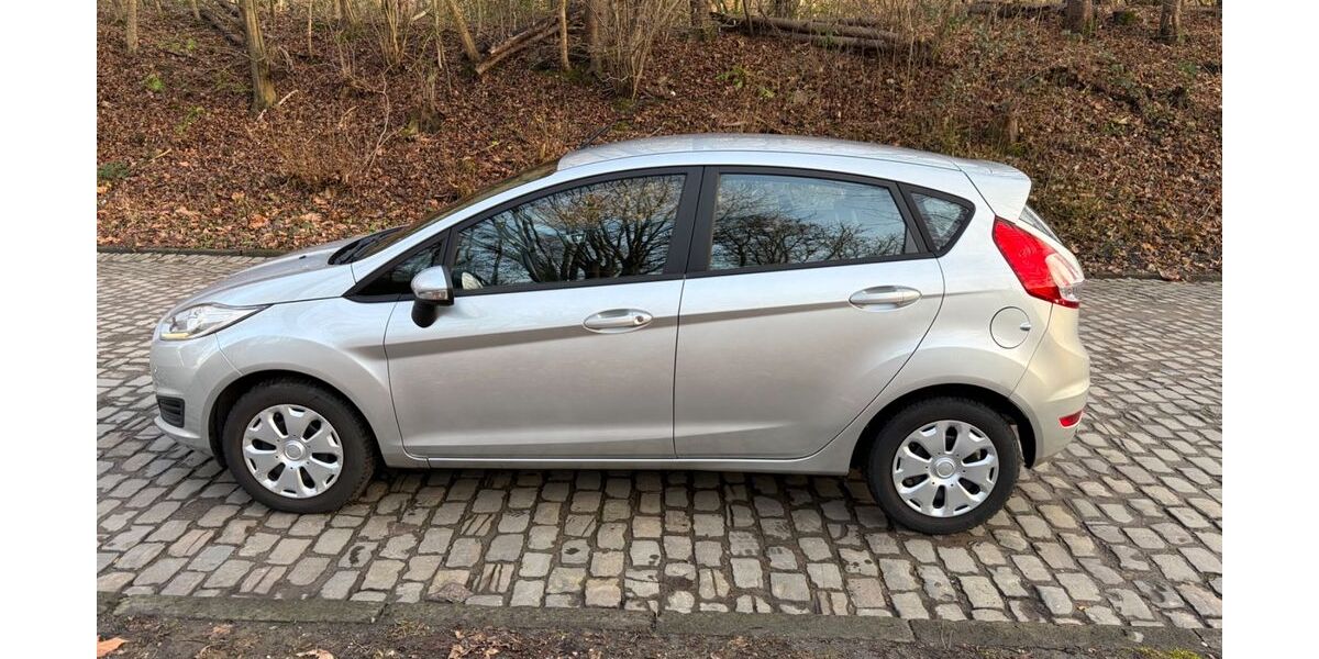 Ford Fiesta 76.483 km 9.900 &euro; Herne 44625
