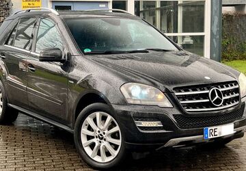 Mercedes-Benz ML 300 330.000 km 7.990 &euro; Recklinghausen 45665