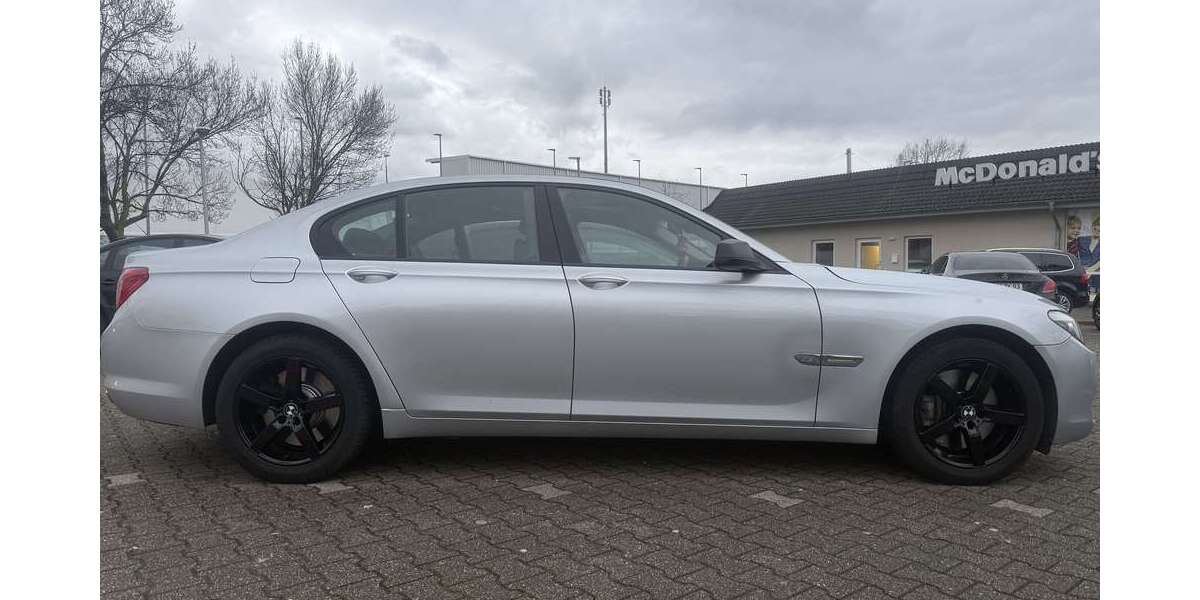 BMW 760 183.600 km 18.000 &euro; Dortmund 44145