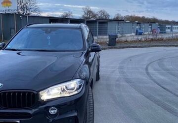 BMW X5 199.900 km 26.000 &euro; Essen 45357