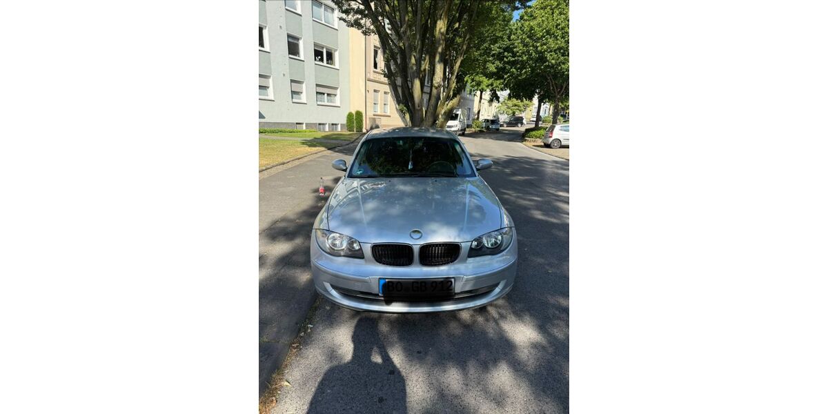 BMW 118 190.000 km 2.799 &euro; Bochum 44803