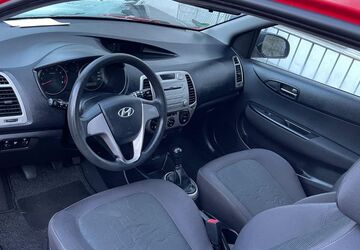 Hyundai i20 127.000 km 2.500 &euro; Essen 45127