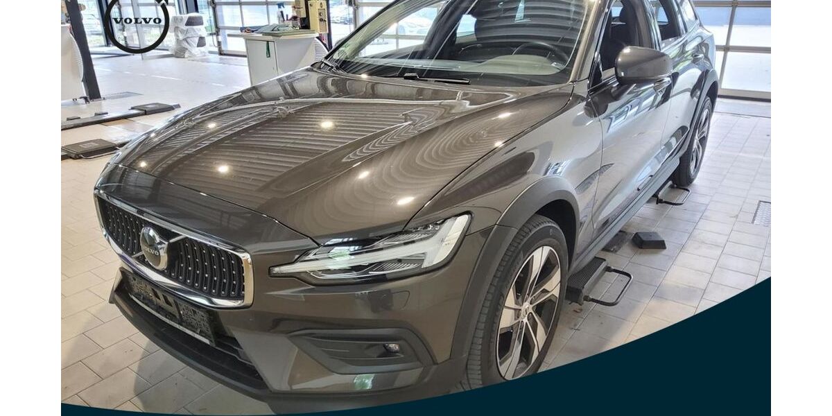 Volvo V60 Cross Country 36.813 km 37.850 &euro; Essen-Kray 45309