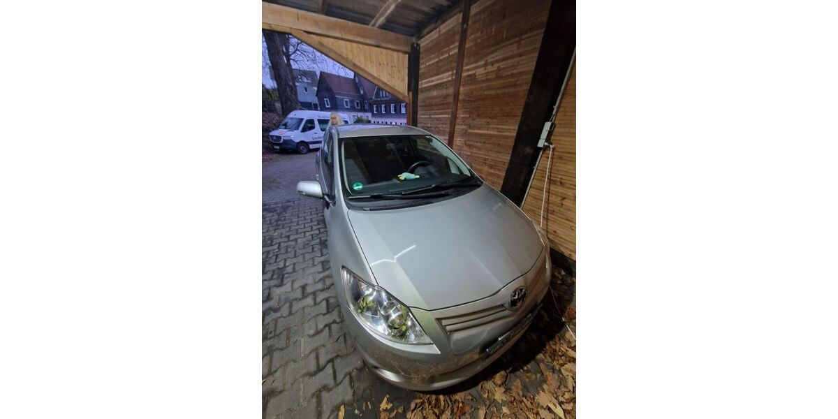 Toyota Auris 77.300 km 6.000 &euro; Ennepetal 58256