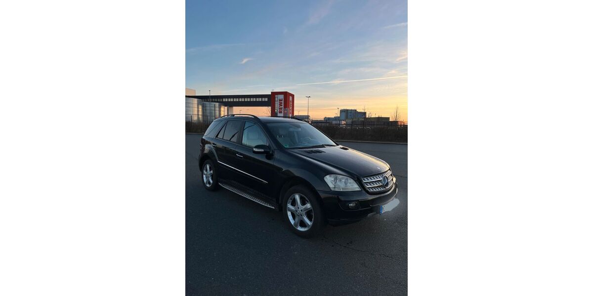 Mercedes-Benz ML 320 328.765 km 7.900 &euro; Dortmund 44328
