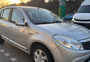 Dacia Sandero 179.000 km 2.390 &euro; Bottrop 46238