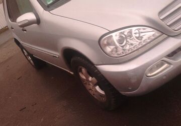 Mercedes-Benz ML 350 221.440 km 2.199 &euro; Essen 45356