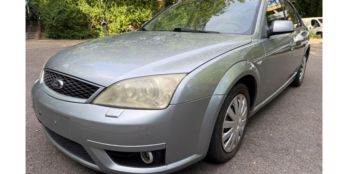 Ford Mondeo 141.806 km 2.200 &euro; Essen 45276