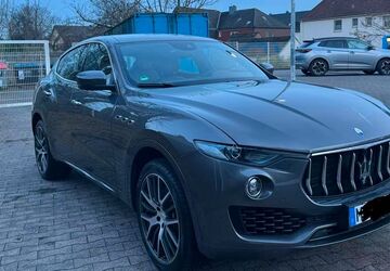 Maserati Levante 65.000 km 41.300 &euro; Essen 45127