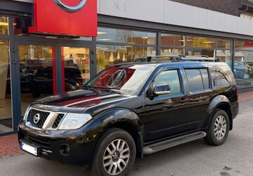 Nissan Pathfinder 250.000 km 9.900 &euro; Essen 45356