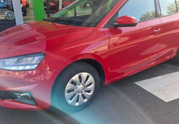 Skoda Fabia 9.800 km 17.980 &euro; Essen 45326