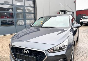 Hyundai i30 75.676 km 11.400 &euro; Oberhausen 46145