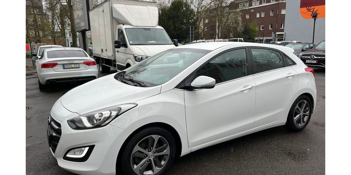 Hyundai i30 138.188 km 7.900 &euro; Oberhausen 46045