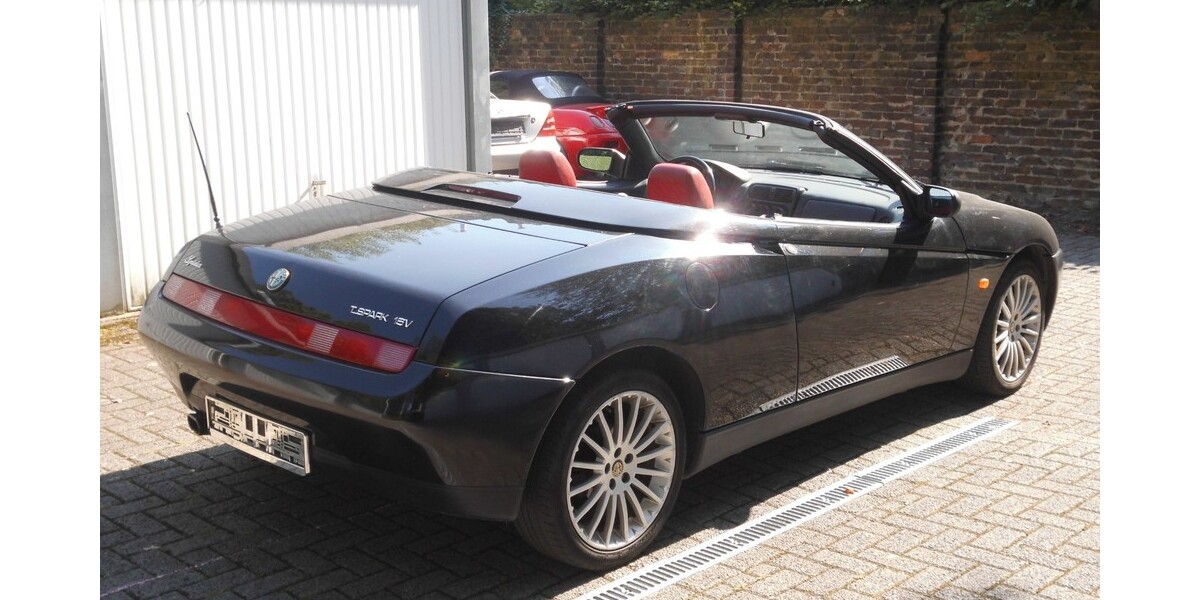 Alfa Romeo Spider 128.000 km 4.390 &euro; Herne 44623