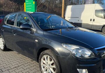 Hyundai i30 121.000 km 4.890 &euro; Bottrop 46238